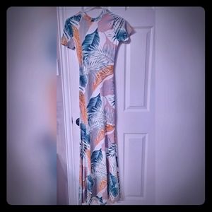 New Summer Maxi dress size small.